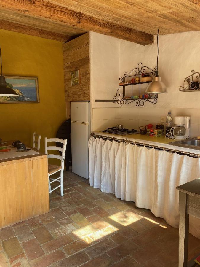 Maison Dans Jardin Villeseque-des-Corbieres ภายนอก รูปภาพ